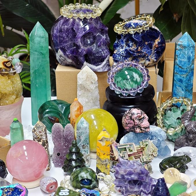 1Lb(200PCs +) Mystery Crystals and Healing Stones, Natural Healing Crystals Surprise Gift Set for Meditation, Reiki, Home Decor