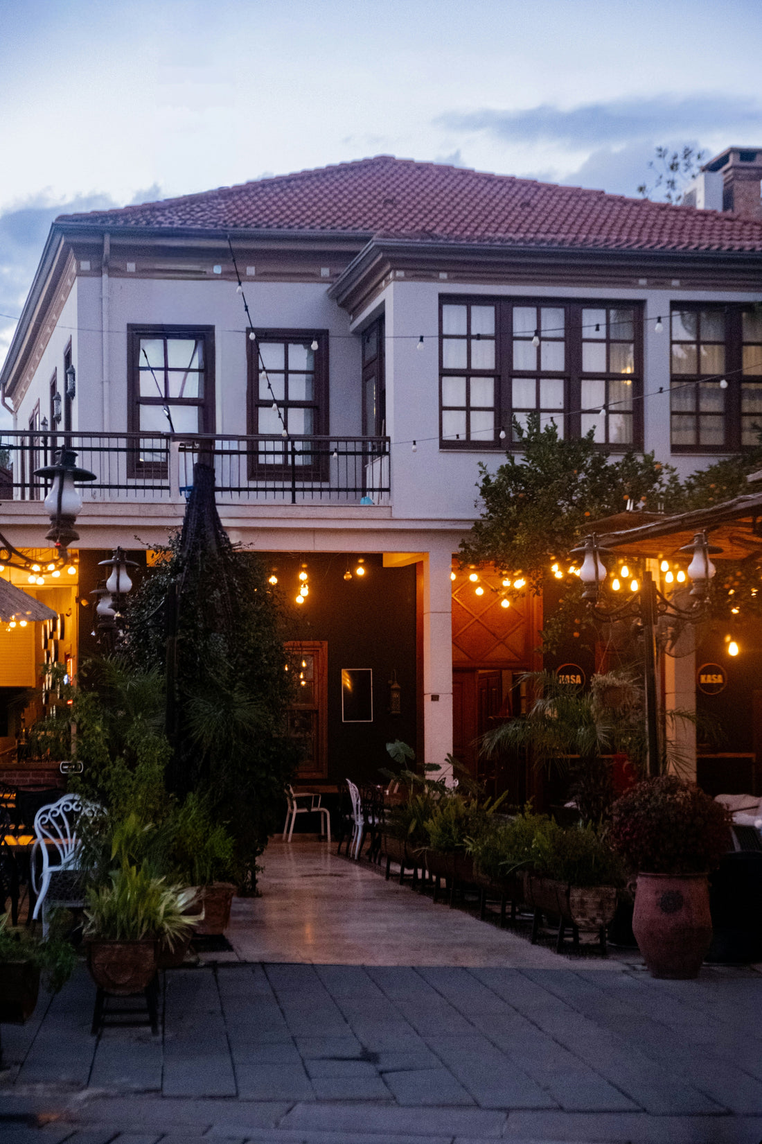 A Starlit Escape: Designing Your Romantic Terrace Sanctuary
