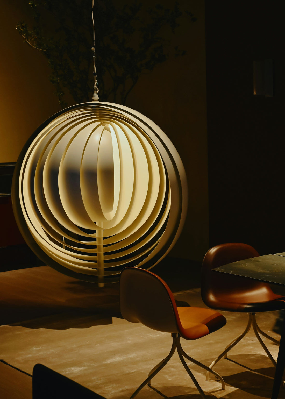 Best Modern Table Lamps to Upgrade Your Living Room Style