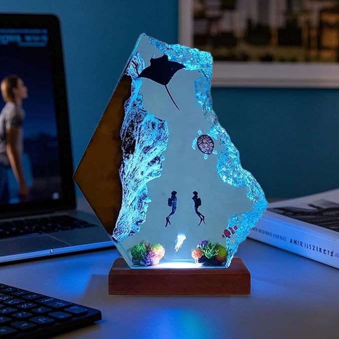 Handmade 3D Ocean Resin Lamp - USB Powered Resin Ocean Night Light with Wooden Base, Variable Lights, Scuba Diver Gifts, Bedroom Decor, Unique Gifts for Mother's Father's Birthday