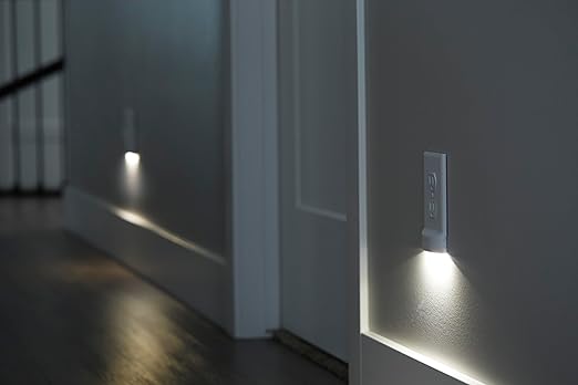 Single - SnapPower MotionLight [for Décor Outlets] - Motion Detecting LED Night Lights Built-in to Wall Plate - Bright/Dim/Off Options - Auto On/Off Sensor - (Décor, Ivory)