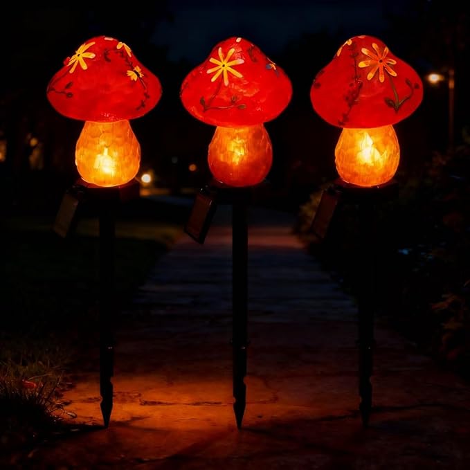 Solar Garden Lights Outdoor Waterproof，Cute Mushroom-Shaped Decorative Lamps for Balcony, Terrace, Lawn, Garden, Courtyard.（RED）