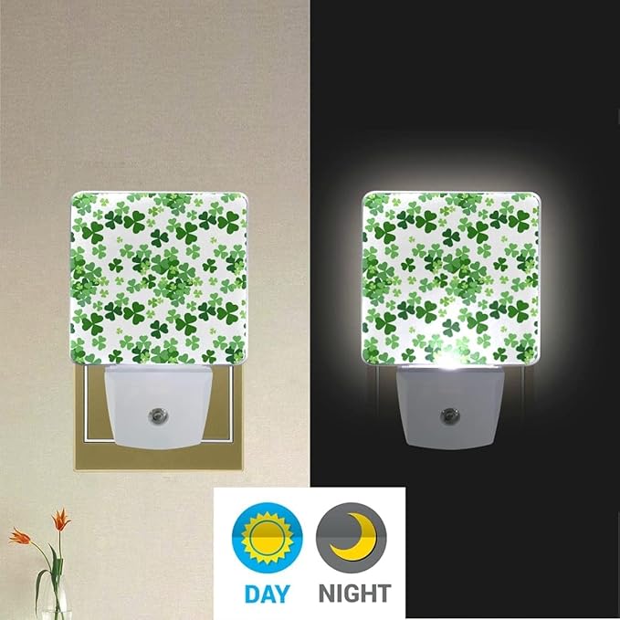 Green Lucky Clover Plug-in Night Light,St Patrick's Day Shamrocks Lamp Auto Dusk to Dawn Sensor Nightlights Plug into Wall,Energy Efficient Nightlight Home Decor for Bedroom,Bathroom,Kitchen,Hallway