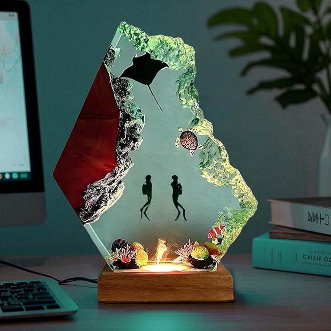 Handmade 3D Ocean Resin Lamp - USB Powered Resin Ocean Night Light with Wooden Base, Variable Lights, Scuba Diver Gifts, Bedroom Decor, Unique Gifts for Mother's Father's Birthday