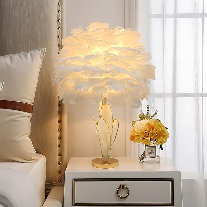 Chic White Feather Lamp Creative Furry Table Lamp Modern Feather Desk Lights Romantic Princess Bedside Nightstand Light for Teen Girls Bedroom Decoration Living Room Wedding Kids Room