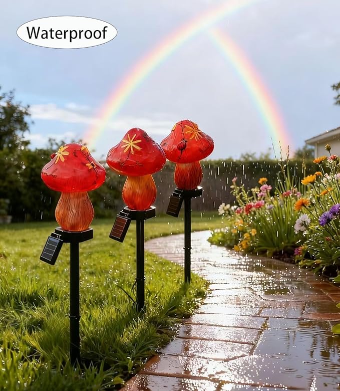 Solar Garden Lights Outdoor Waterproof，Cute Mushroom-Shaped Decorative Lamps for Balcony, Terrace, Lawn, Garden, Courtyard.（RED）