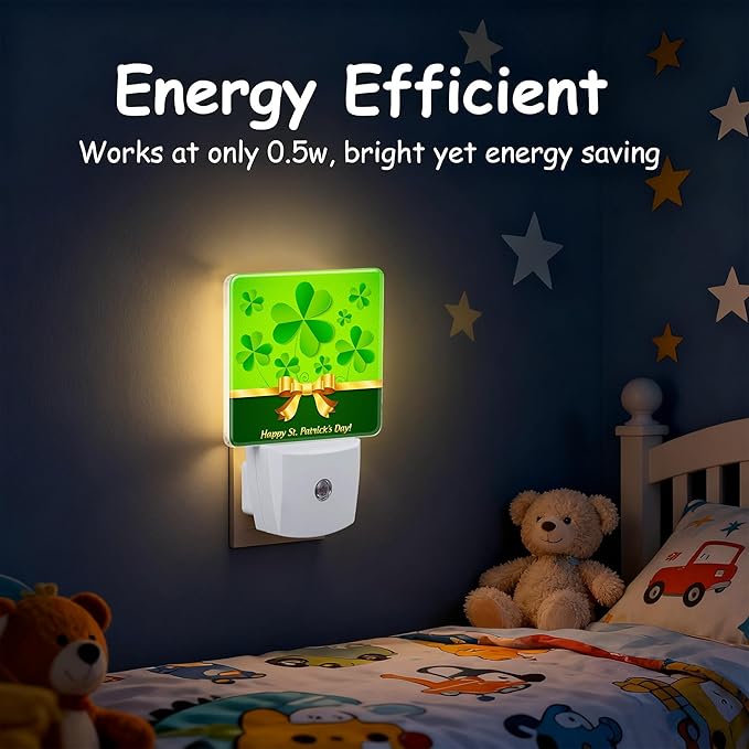 Happy St.Patrick's Day Night Light for Kids,Dusk-to-Dawn Auto Sensor Green Shamrocks Lucky Plug in Night Light,0.5W Energy Saving Non-Toxic for Bedroom/Bathroom,Ideal Gifts for Women Men