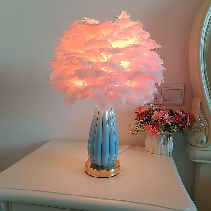 Pink Feather Table Lamp Creative Bedside Feather Lamp Simple Goose Furry Nightstand Light Fluffy Desk Lighting for Girl Bedroom Living Room Decoration Wedding Romantic Atmosphere