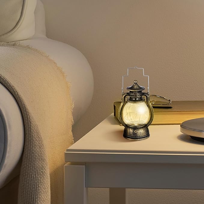 NUOBESTY 1pc Retro Handheld Lantern Creative Golden Plastic Vibe Lamp for Home Bar Scene Decoration (with Battery)