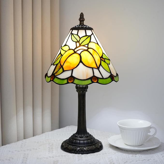 Small Tiffany Lamp Stained Glass Lamp Yellow Apricot Fruit Decor Table Lamp for Living Room Corner Side Kitchen Bedroom Bedside Coffee Shops Home Office 8 Inch 90s 80s Vintage Style Desk Lamp