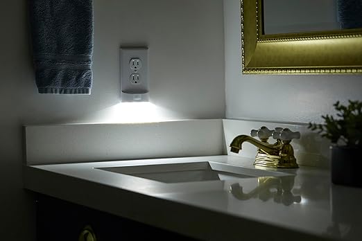Single - SnapPower MotionLight [for Décor Outlets] - Motion Detecting LED Night Lights Built-in to Wall Plate - Bright/Dim/Off Options - Auto On/Off Sensor - (Décor, Ivory)