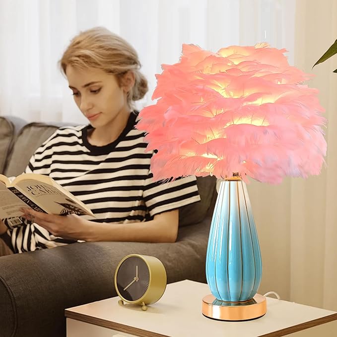 Pink Feather Table Lamp Creative Bedside Feather Lamp Simple Goose Furry Nightstand Light Fluffy Desk Lighting for Girl Bedroom Living Room Decoration Wedding Romantic Atmosphere
