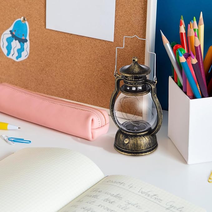 NUOBESTY 1pc Retro Handheld Lantern Creative Golden Plastic Vibe Lamp for Home Bar Scene Decoration (with Battery)