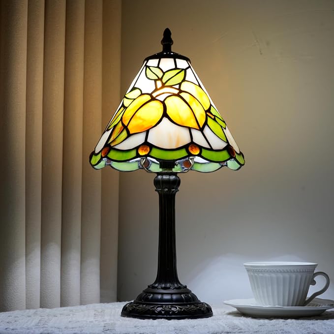 Small Tiffany Lamp Stained Glass Lamp Yellow Apricot Fruit Decor Table Lamp for Living Room Corner Side Kitchen Bedroom Bedside Coffee Shops Home Office 8 Inch 90s 80s Vintage Style Desk Lamp