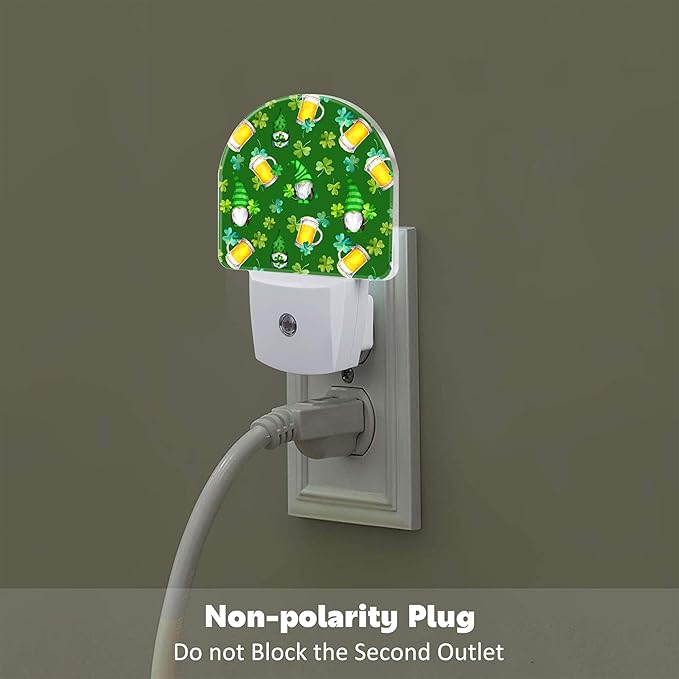Saint Patrick Day Gnomes and Clovers Night Light Plug into Wall,Irish Shamrock and Gnomes Dusk to Dawn Night Light,0.5w Energy Saving Sleep Friendly Nightlights for Kids Boys Girls Home