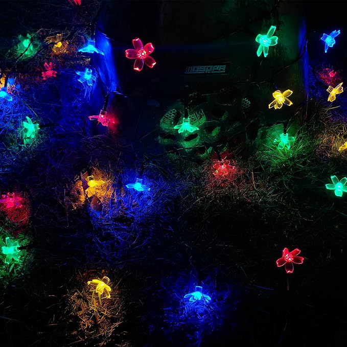Solar String Lights for Outside，100 LED Solar Flower Lights Outdoor Waterproof ，Solar Powered Outdoor Decorative String Light for Yard, Lawn, Fence, Flower Garden, Christmas Tree (Multi-Colored)