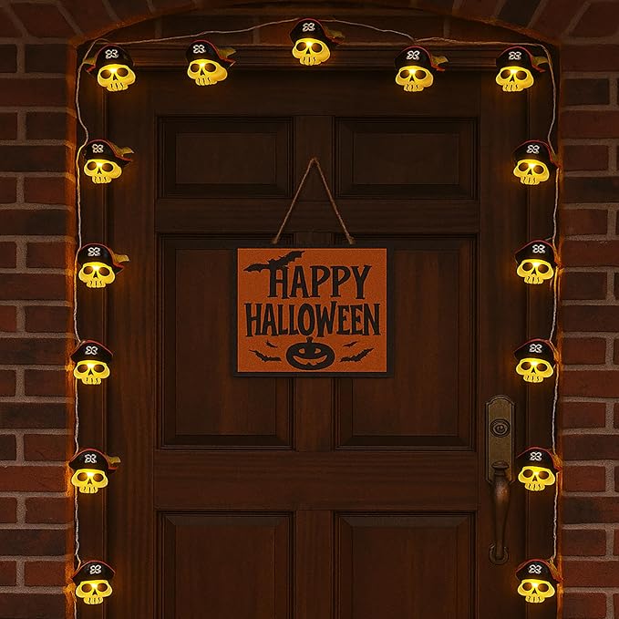 Halloween String Lights, Battery Operated 9.8FT 20 LED Pirate Skull Decorative Lights for Indoor Outdoor Halloween Party Yard Porch Decor