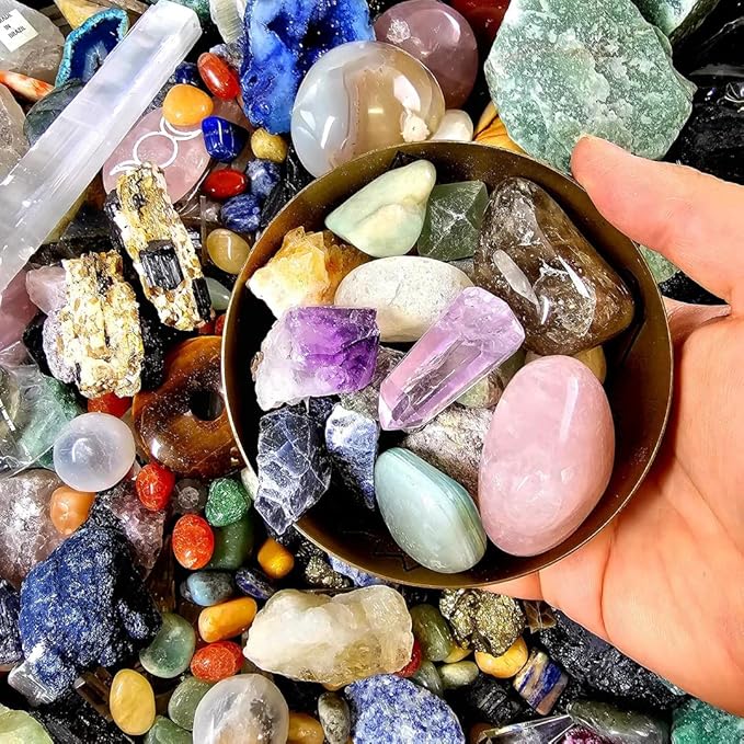 1Lb（200PCs +） Mystery Crystals and Healing Stones, Natural Healing Crystals Surprise Gift Set for Meditation, Reiki, Home Decor