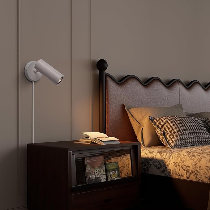 Aisilan Plug in Spotlight Fixtures with On/Off Switch, 7W Replaceable GU10 Bulb Adjustable Spotlight Indoor, Warm White 3000K Wall Sconce for Living Room Bedroom Plant Artwork (White)