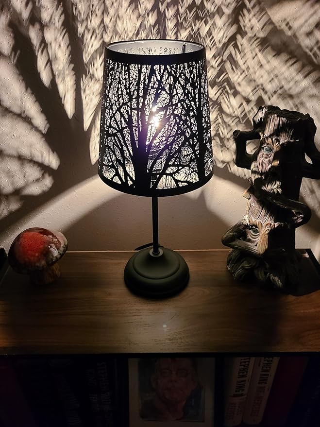Black Metal Tree Shadow Table Lamp, Vintage Rustic Bedside Lamp, Small Bedside Night Light for Kids, Ambient Mood Lighting for Bedroom Living Room, Halloween Gothic Decorative Small Spaces Table Lamp